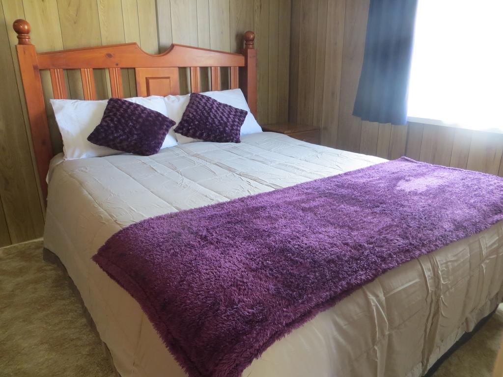 Big Bay Holiday Park Awhitu Habitación foto