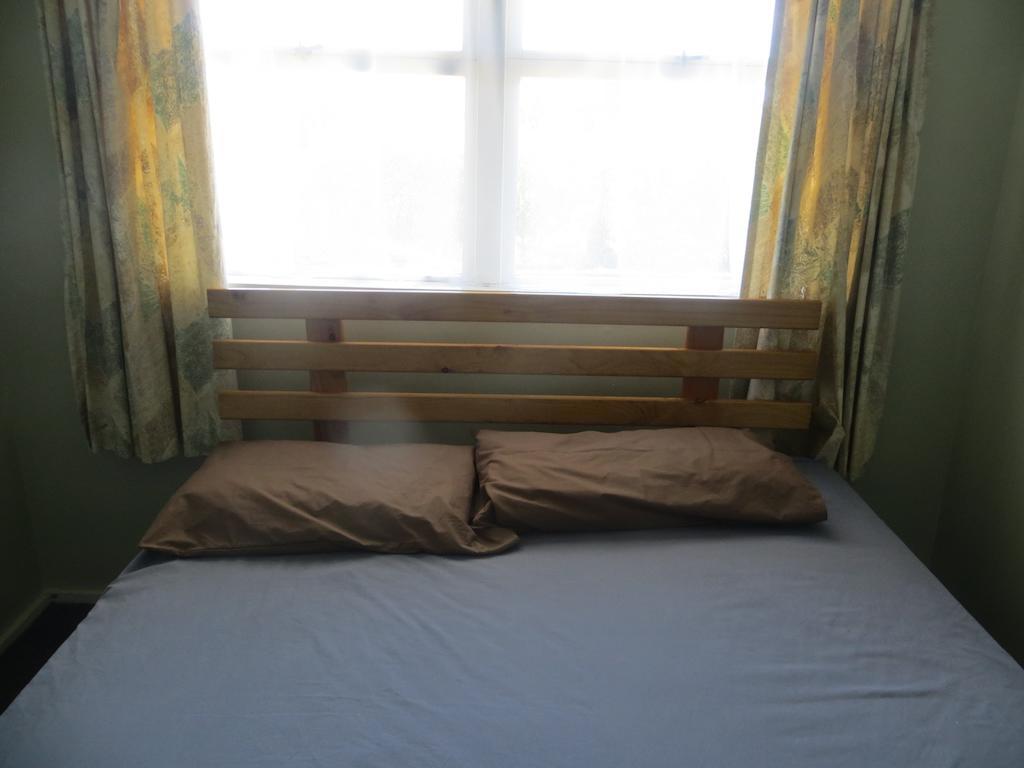 Big Bay Holiday Park Awhitu Habitación foto